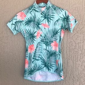 Canari Cyclewear, full zip top. Size medium.